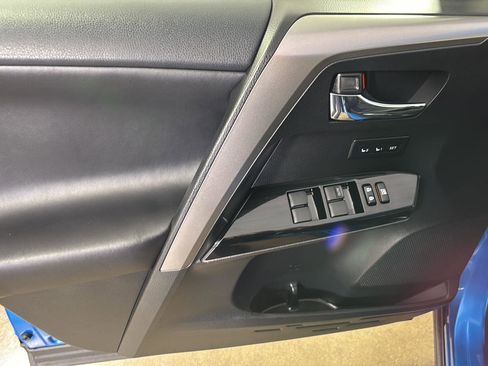 Used 2017 Toyota RAV4 Limited w/ Carpet Mat Package AWD/4WD image 27