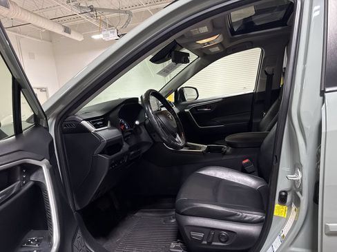 Used 2019 Toyota RAV4 XLE Premium w/ Advanced Technology Package AWD/4WD image 20