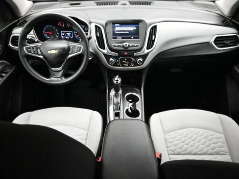 Used 2020 Chevrolet Equinox LS FWD image 10