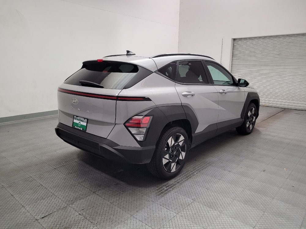 Used 2025 Hyundai Kona SEL FWD image 9