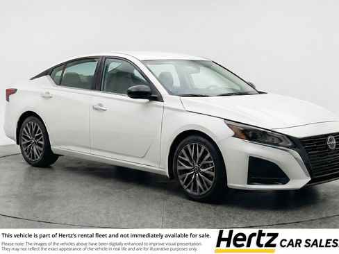 Used 2025 Nissan Altima 2.5 SV FWD image 1