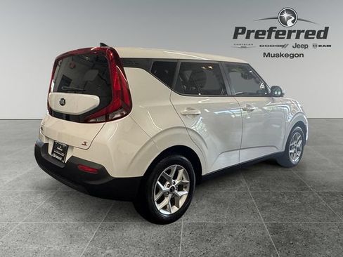 Used 2020 Kia Soul S FWD image 17