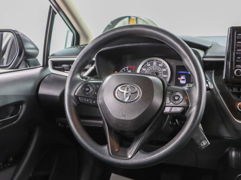 Used 2022 Toyota Corolla LE FWD image 12