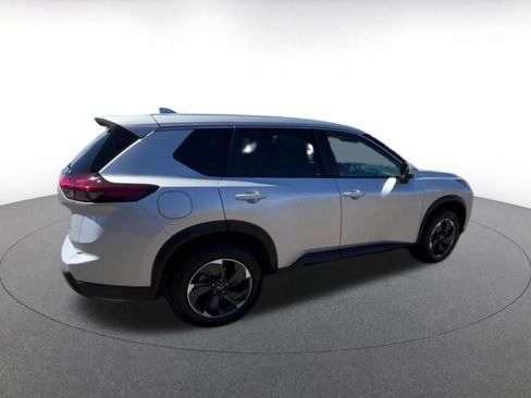 Used 2024 Nissan Rogue SV image 14