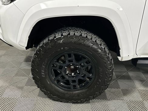 Used 2021 Toyota Tacoma TRD Off-Road image 11