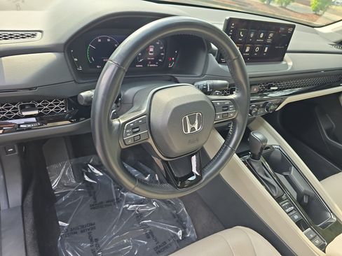 Used 2024 Honda Accord EX-L image 15