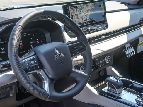 New 2026 Mitsubishi Outlander SE AWD/4WD image 30