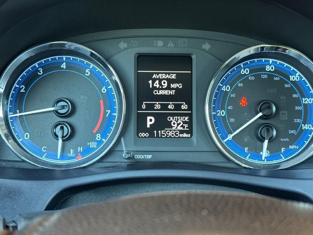 Used 2018 Toyota Corolla LE FWD image 31