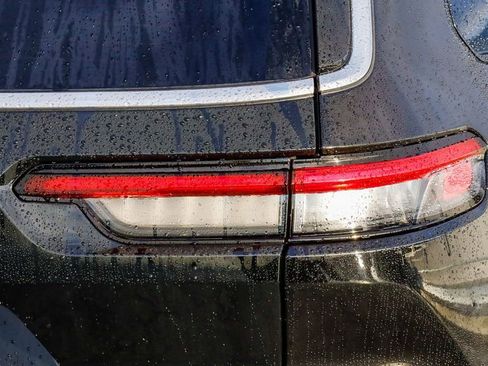 Certified 2024 Jeep Grand Cherokee L Limited w/ Luxury Tech Group II image 10