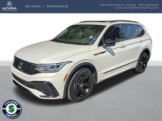 Used 2024 Volkswagen Tiguan SE R-Line image 1