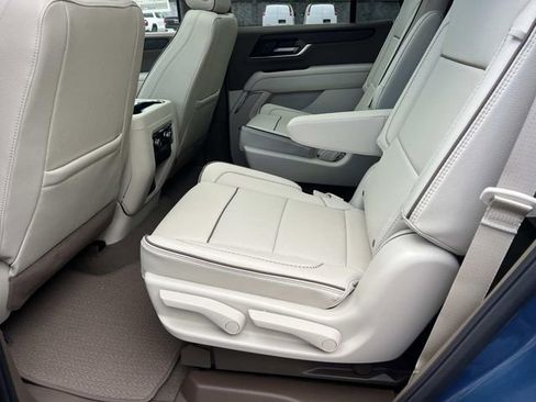 New 2026 GMC Yukon Denali w/ Sun & Power Step Package AWD/4WD image 10