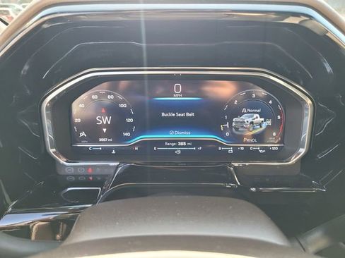 Used 2025 Chevrolet Silverado 2500 LTZ w/ LTZ Premium Package image 31