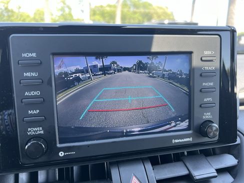 Used 2022 Toyota RAV4 LE AWD/4WD image 25