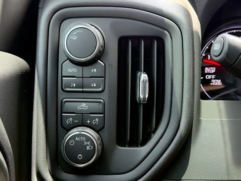 Used 2024 Chevrolet Silverado 1500 Custom Trail Boss AWD/4WD image 28
