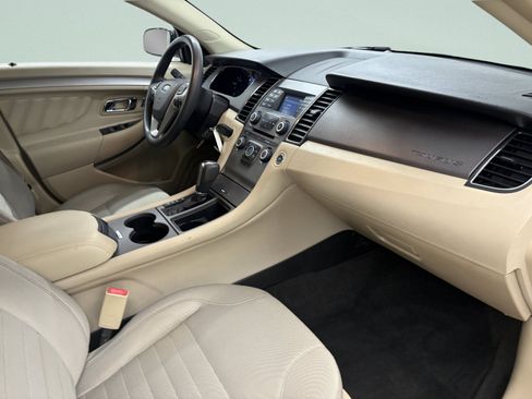 Used 2015 Ford Taurus SE FWD image 19