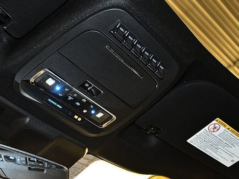 Used 2025 Ford F450 Platinum w/ FX4 Off-Road Package image 27