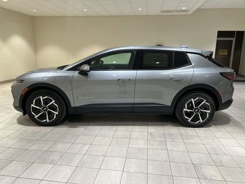 New 2026 Chevrolet Equinox EV LT w/ Comfort Package FWD image 2