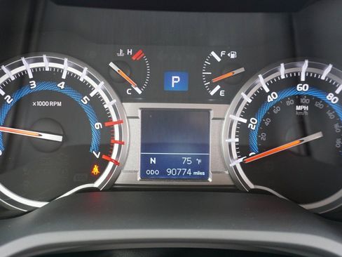 Used 2018 Toyota 4Runner TRD Off-Road image 15