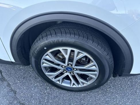 Used 2022 Ford Escape SEL image 10