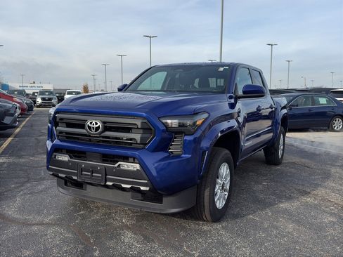 Used 2024 Toyota Tacoma SR5 image 2