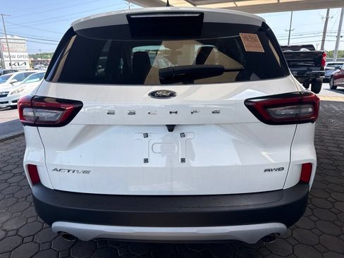 Certified 2023 Ford Escape Active AWD/4WD image 7