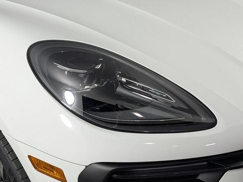 New 2026 Porsche Macan AWD/4WD image 15
