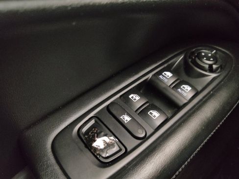 Used 2018 Jeep Compass Latitude w/ Popular Equipment Group AWD/4WD image 27