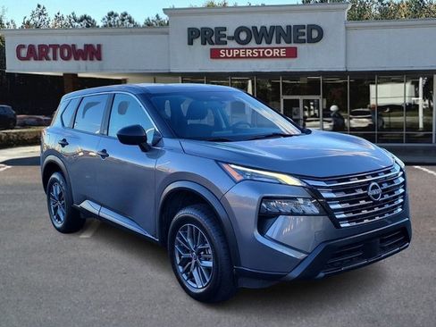 Used 2024 Nissan Rogue S image 1