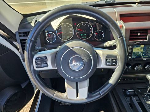 Used 2011 Jeep Liberty Renegade w/ Premium Group AWD/4WD image 29