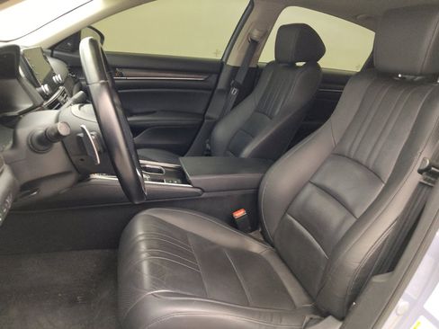 Used 2021 Honda Accord Touring image 17