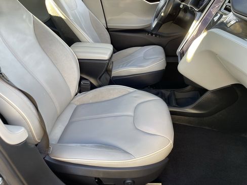 Used 2014 Tesla Model S image 9