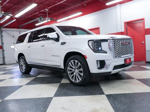 Used 2021 GMC Yukon XL Denali AWD/4WD image 2