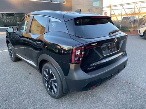 New 2026 Nissan Kicks SV w/ SV Premium Package image 4