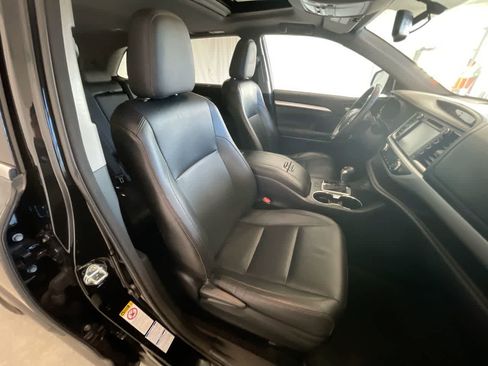 Used 2015 Toyota Highlander XLE image 25