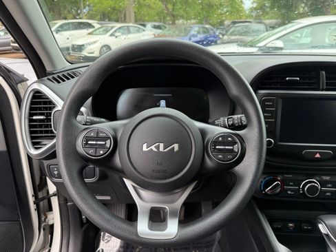 Used 2025 Kia Soul LX w/ LX Technology Package image 25