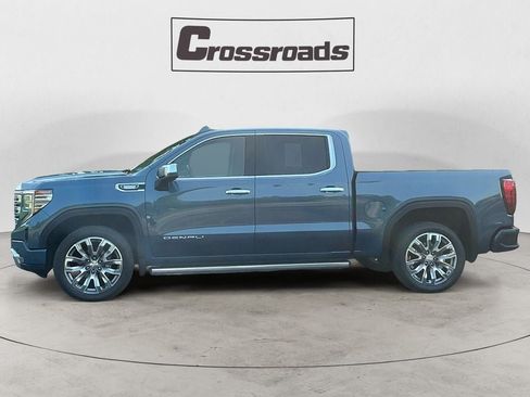 Used 2025 GMC Sierra 1500 Denali w/ Denali Reserve Package AWD/4WD image 2