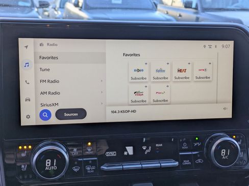 Used 2023 Toyota Highlander Limited image 20