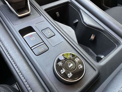 Used 2024 Nissan Pathfinder S w/ Cargo Package image 19