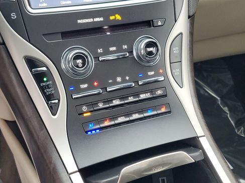 Used 2020 Lincoln Nautilus Reserve image 18