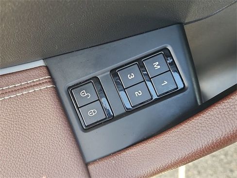 Used 2019 Jaguar F-PACE S image 24