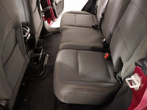 Used 2024 Jeep Wrangler Sport S image 12