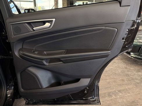 Used 2022 Ford Edge Titanium image 32