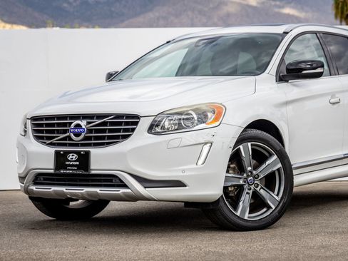 Used 2017 Volvo XC60 T6 Dynamic w/ Preferred Option Package AWD/4WD image 2