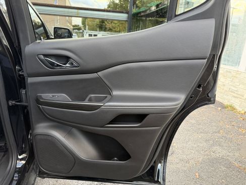 Used 2021 GMC Acadia SLT w/ Premium Package image 43