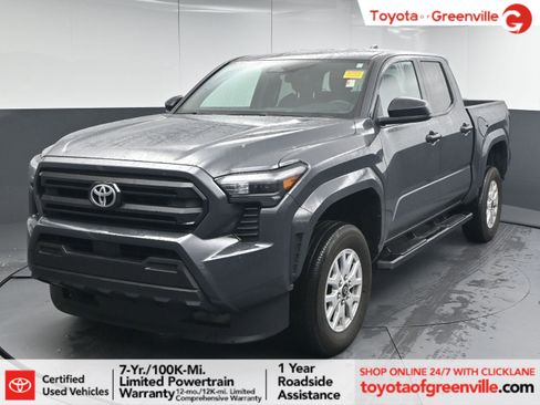 Used 2025 Toyota Tacoma SR image 1