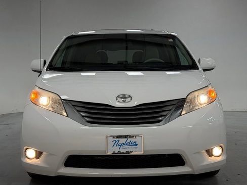 Used 2014 Toyota Sienna XLE FWD image 7