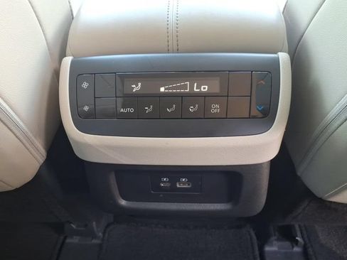 Used 2023 Nissan Pathfinder SL w/ Black Appearance Package FWD image 15
