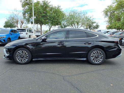 Certified 2025 Hyundai Sonata Limited FWD image 2