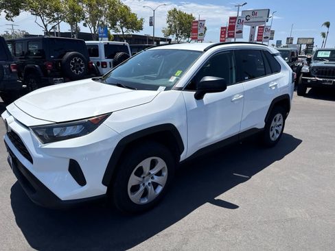 Used 2020 Toyota RAV4 LE FWD image 25