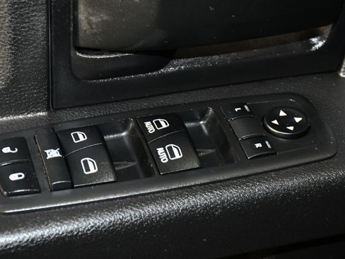 Used 2017 RAM 1500 Express w/ Express Value Package image 35